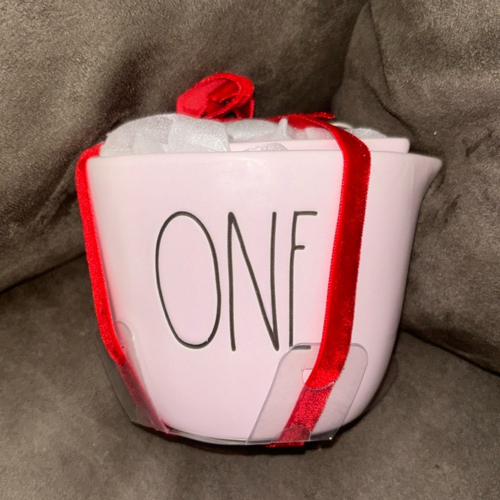 Rae Dunn PINK valentine measuring cups